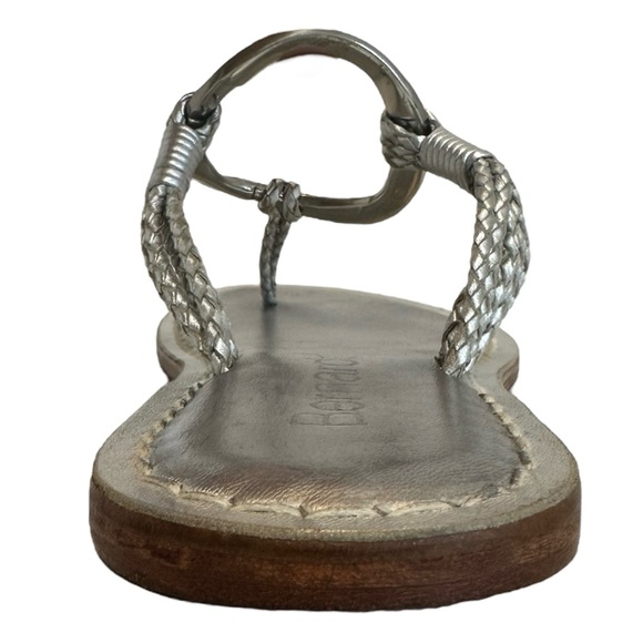 Bernardo Leather Thong Sandals Medieval Silver Metallic O-Ring Size 7 M Medium - Picture 4 of 15